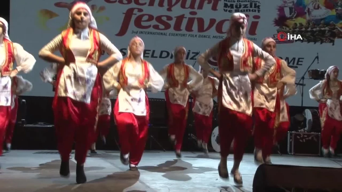 3. Uluslararası Esenyurt Halk Dansları, Müzik ve Sanat Festivali Tuğçe Kandemir Konseriyle sona erdi