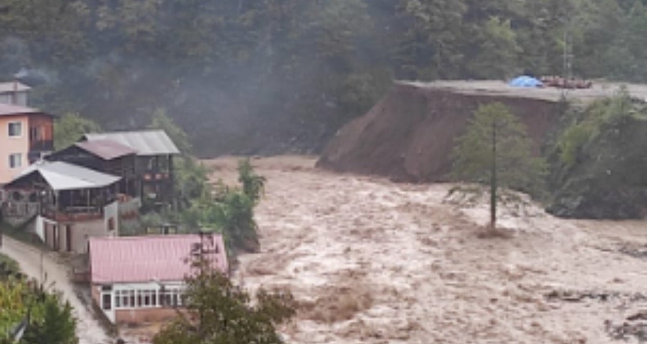 artvin borckada saganak sele donustu karagol ve koy yollari sular altinda kaldi ggbWr4a8