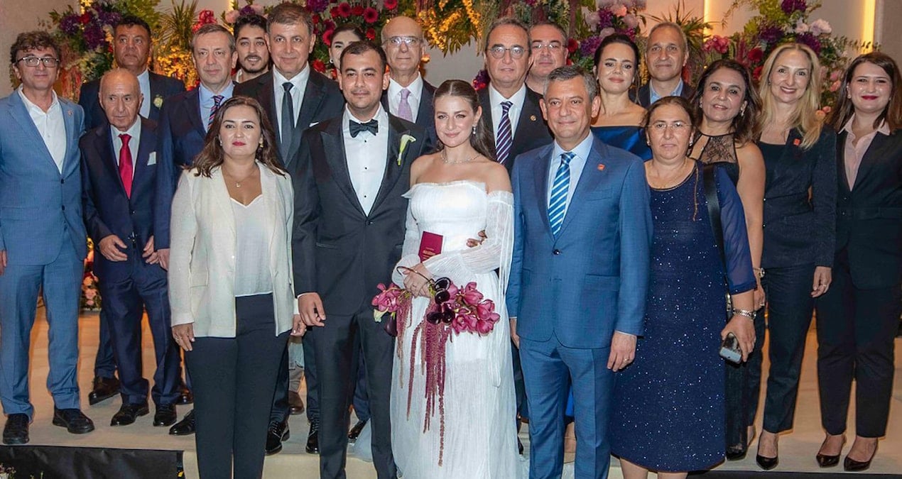 olaganustu kurultay oncesi chplileri bulusturan dugun 2bhdLFpT