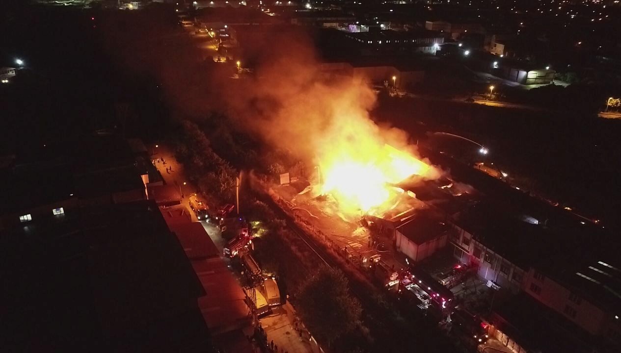 samsunda kereste fabrikasinda yangin CUgiPpvn