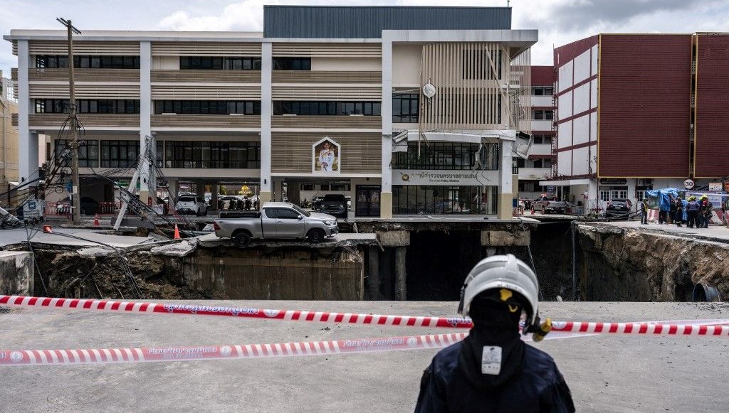 taylandda devasacokuntu olustu elektrik direkleri icine dustu grGEyydt