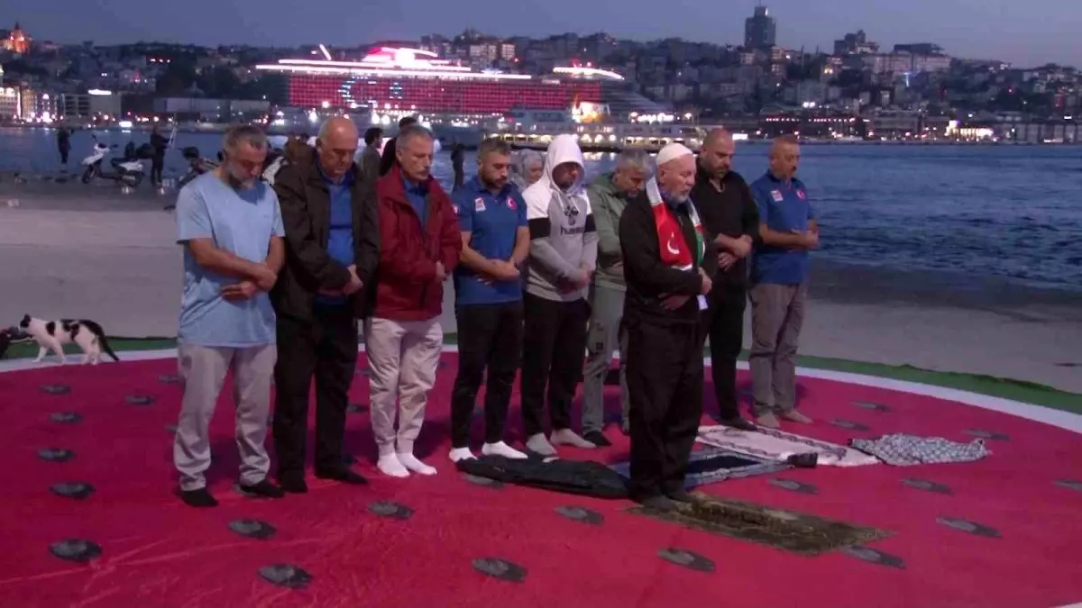 yuzuculerden gazzeye destek kulaclari K4VpLe5F