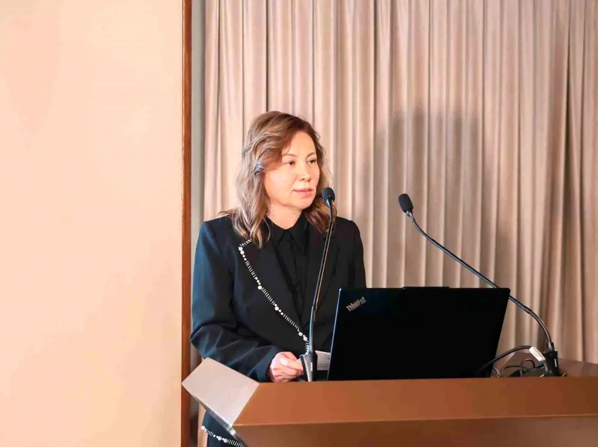 omu rektoru prof dr fatma aydina yilin ustun basari odulu fYbiGfkg.jpg