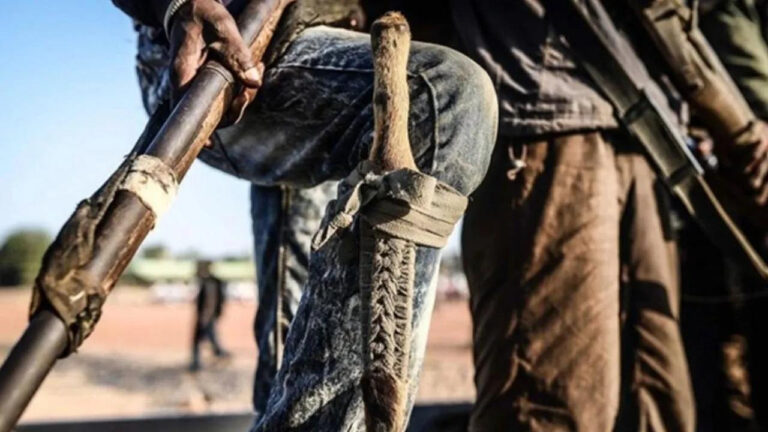 boko-haram-nijeryada-okulu-basti-ogrenciler-kacirildi-UFvgA4KY