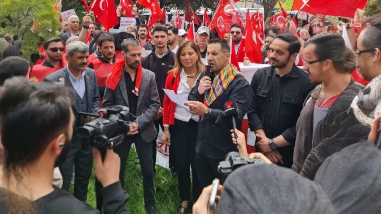 Kızılcagün Platformu, ABD Büyükelçiliği Önünde Tom Barrack’a Tepki Gösterdi: “İstenmeyen Adam İlan Edilsin”