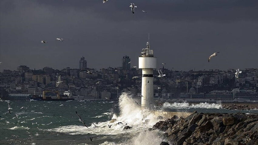 Akomdan istanbul icin poyraz uyarisi ruzgar kuvvetlenecek y7HxthkI