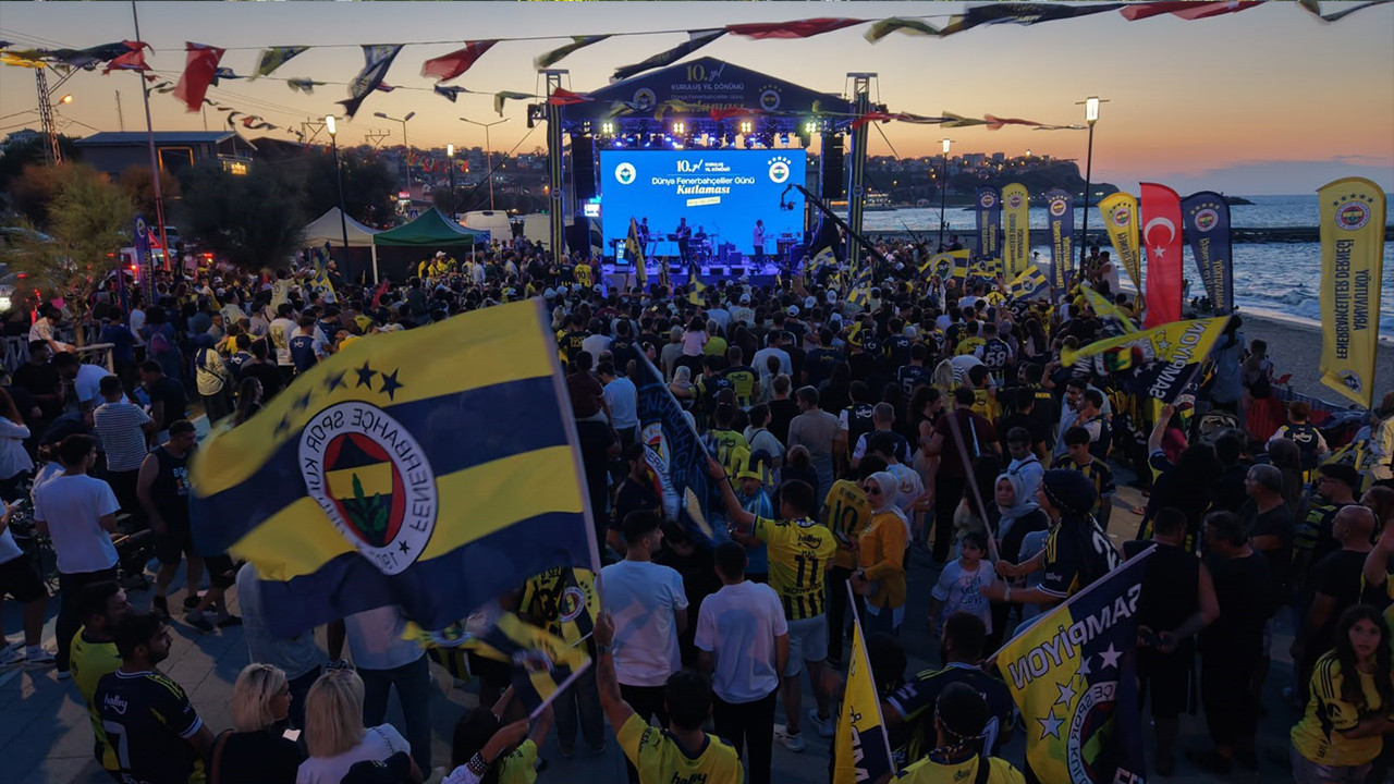 Karaburun sahili sari lacivert arnavutkoyde iki buyuk cosku bir arada yasandi Nv8NeMwl
